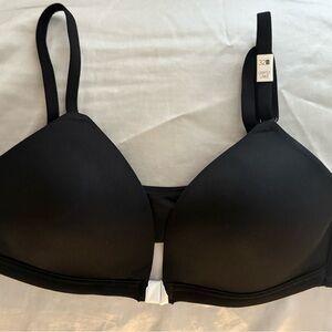 VS PINK Front-Close Lightly Lined Bra